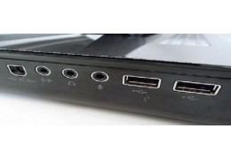 CONECTORES | TOMAS DE AUDIO Y USB DEL PORTÁTIL